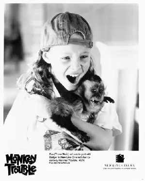 다저스 몽키  포스터 (Monkey Trouble poster)