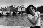 파리 시청 앞에서의 키스: 로베르 두아노 포스터 (Robert Doisneau: Through the Lens poster)