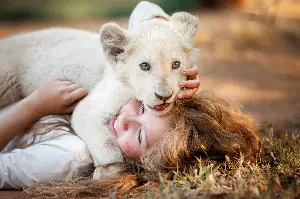 화이트 라이언 찰리 포스터 (Mia and the White Lion poster)
