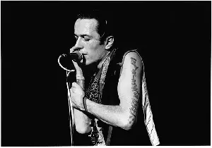 클래쉬의 전설: 조 스트러머 포스터 (Joe Strummer: The Future Is Unwritten poster)