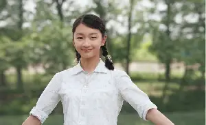 산사나무 아래 포스터 (Under the Hawthorn Tree poster)
