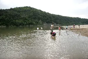 모래가 흐르는 강 포스터 (Following Sand River poster)